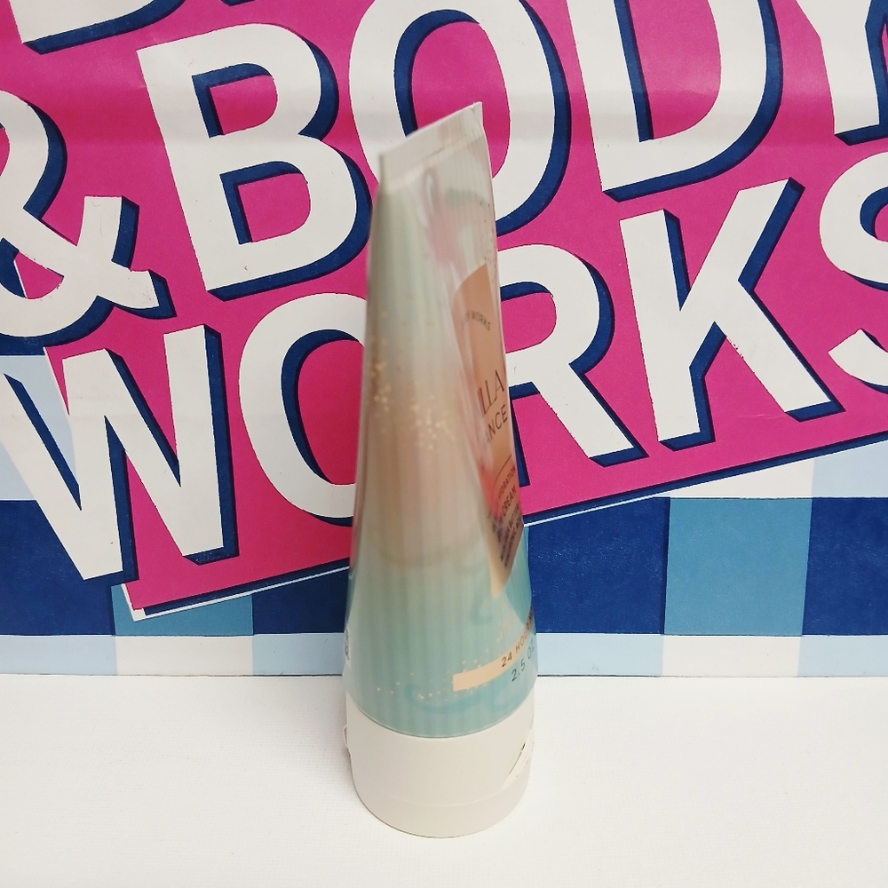 Bath and Body Works Vanilla Romance Travel Size Body Cream 2.5 oz - Picture 4 of 4